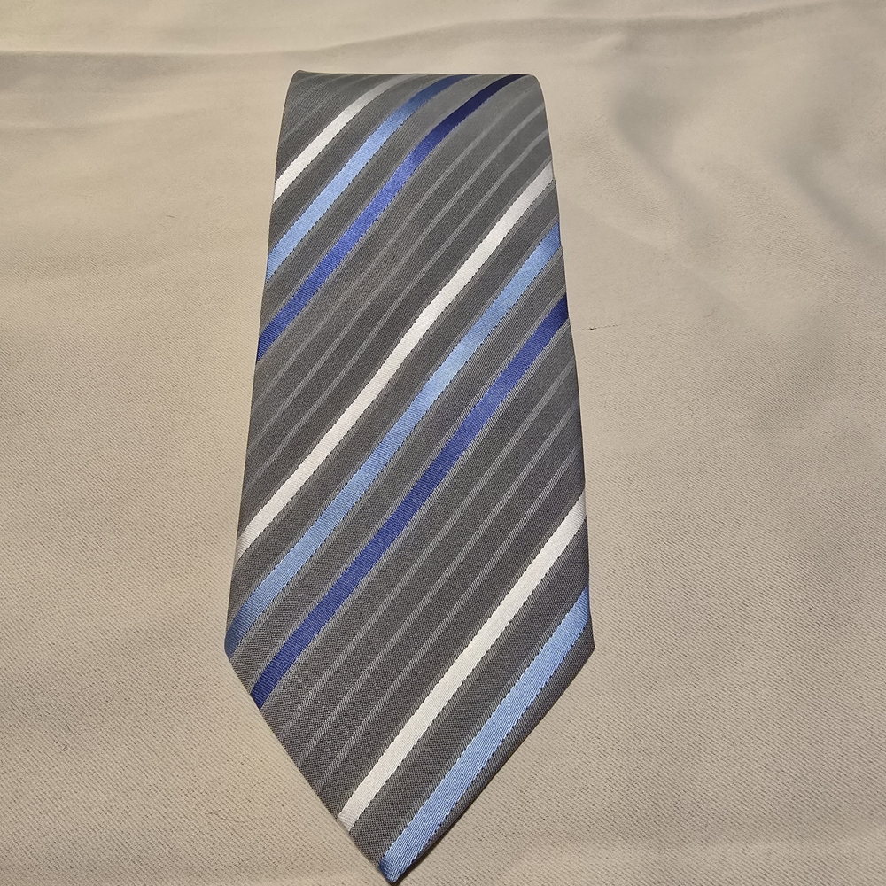 Sophisticated Striped Tie in Gray and Blue